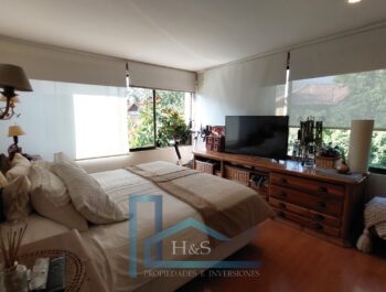 Vende Casa Aislada – En Condominio.
